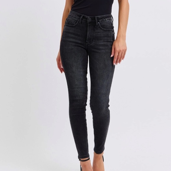 Judy Blue Denim - Judy Blue Skinny Fit Faded Black Jeans